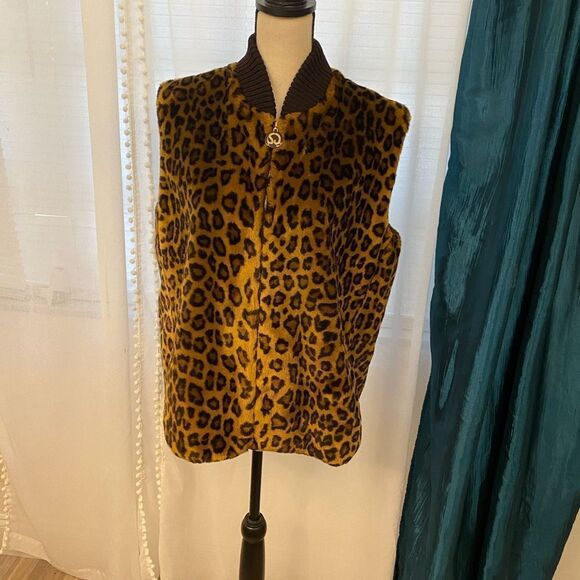 St. John Sport faux fur vest, M - Picture 1 of 9